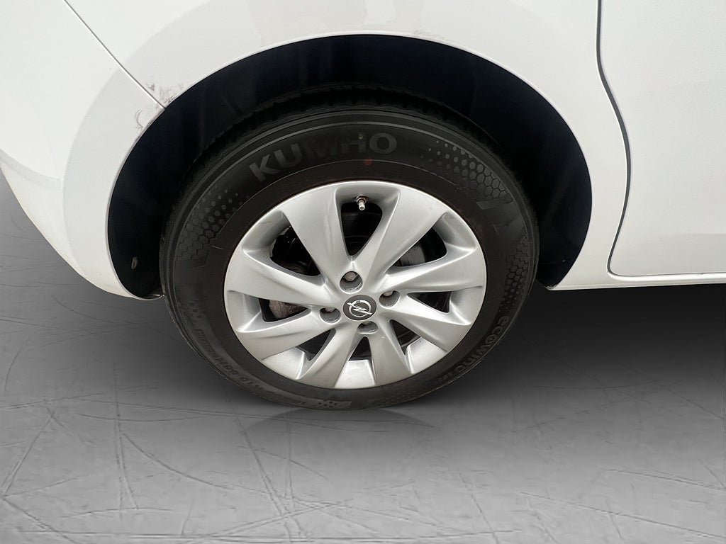 Vehicle Image 25