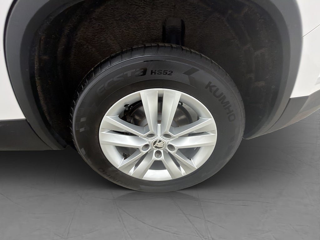 Vehicle Image 30