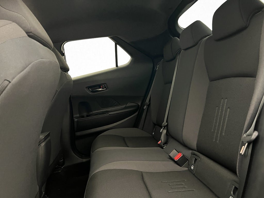 Vehicle Image 25
