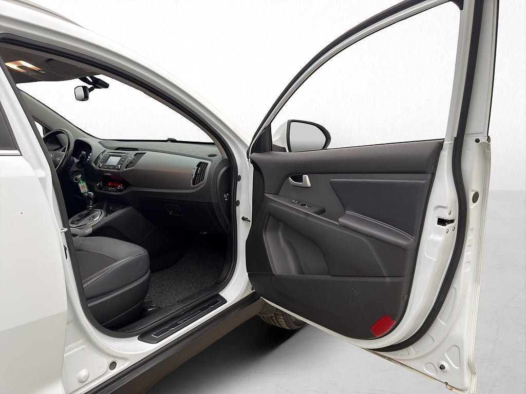 Vehicle Image 15