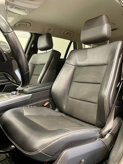 Vehicle Image 19