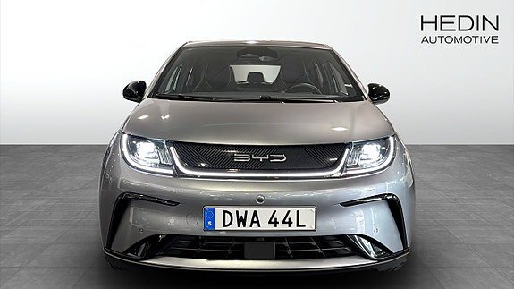 Vehicle Image 8