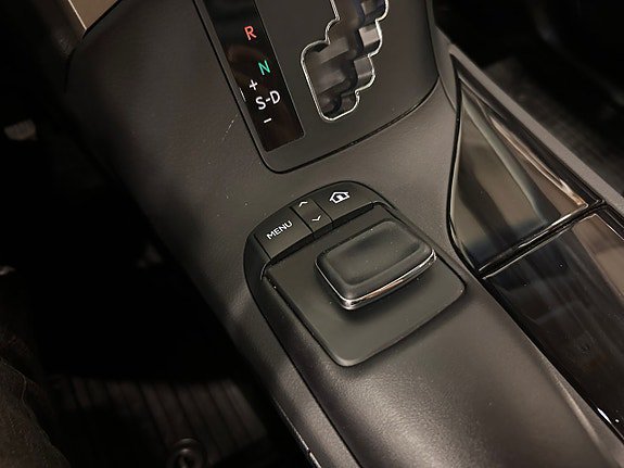 Vehicle Image 24
