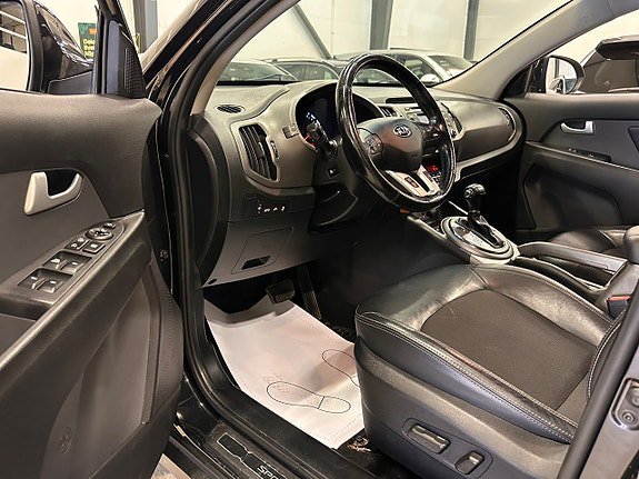 Vehicle Image 24