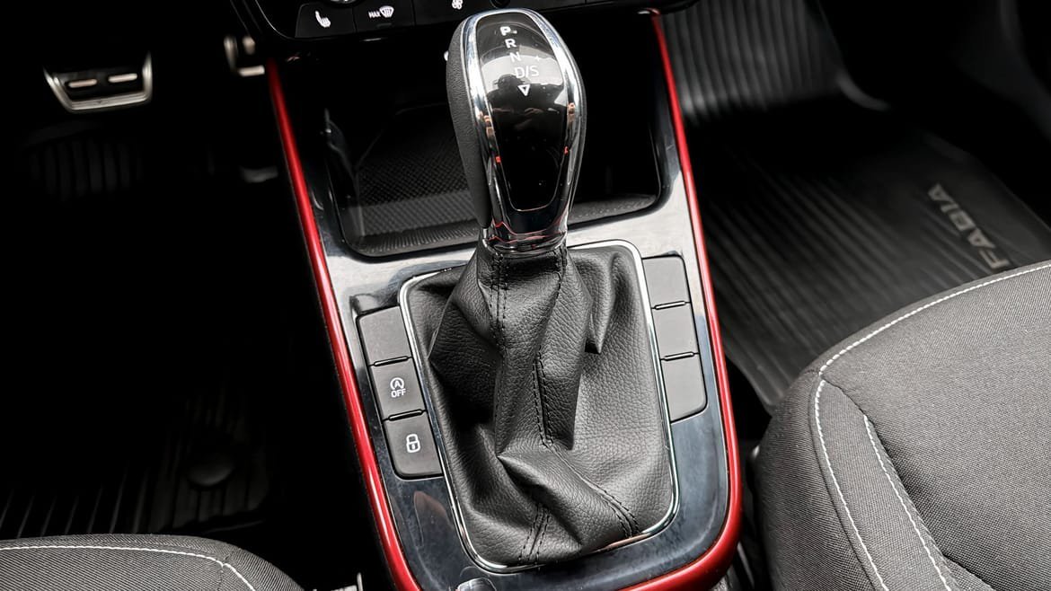 Vehicle Image 16