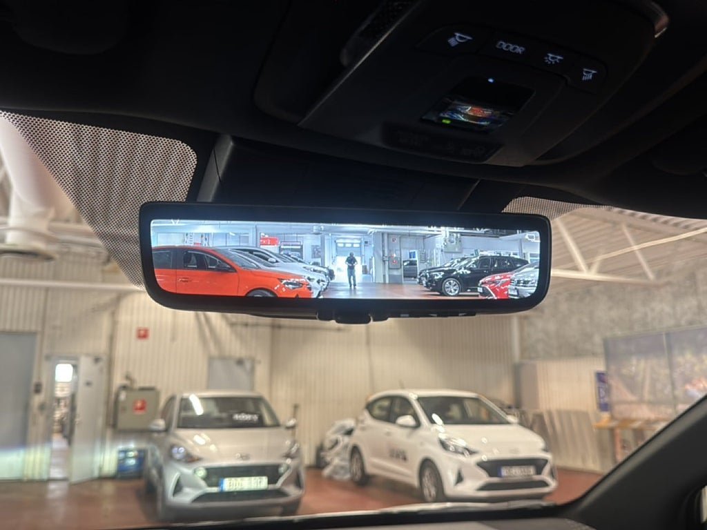 Vehicle Image 25