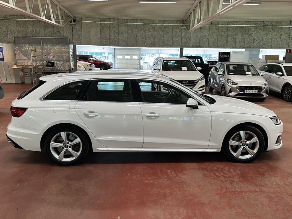 Vehicle Image 6
