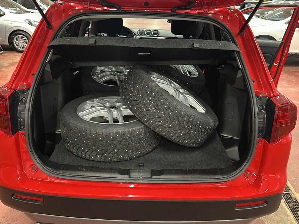 Vehicle Image 9