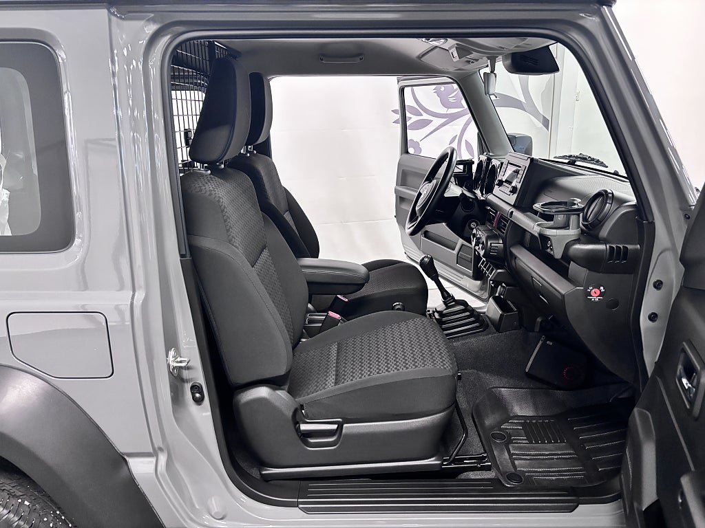 Vehicle Image 6