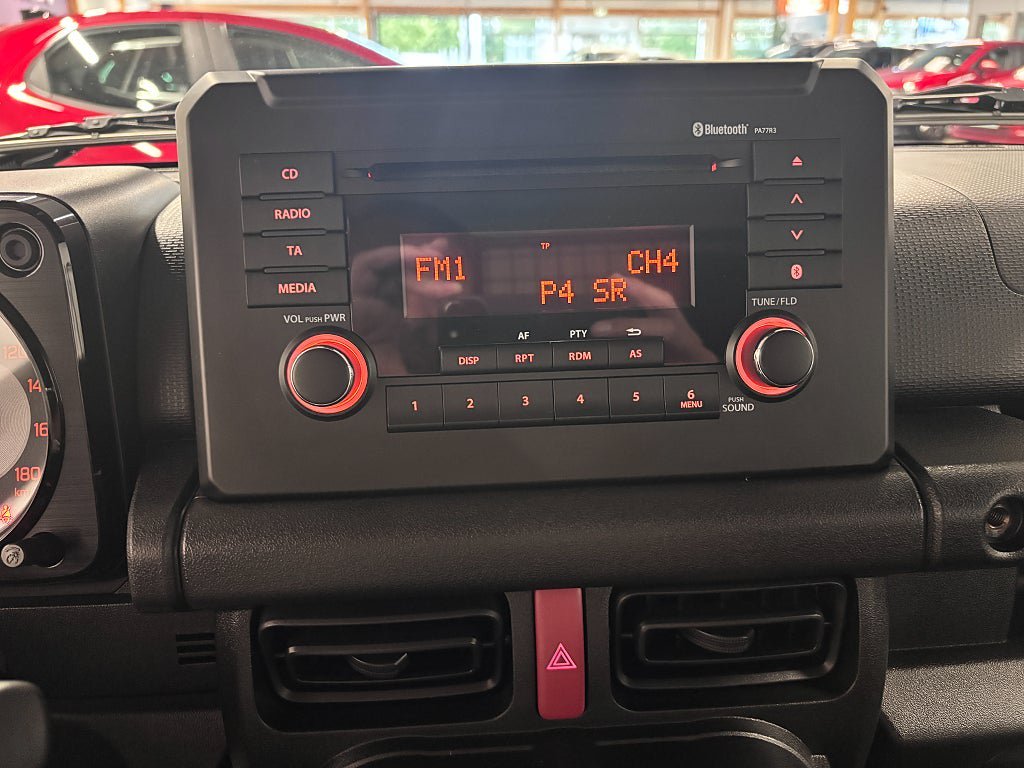 Vehicle Image 9