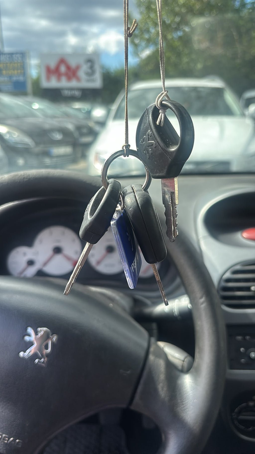 Vehicle Image 13