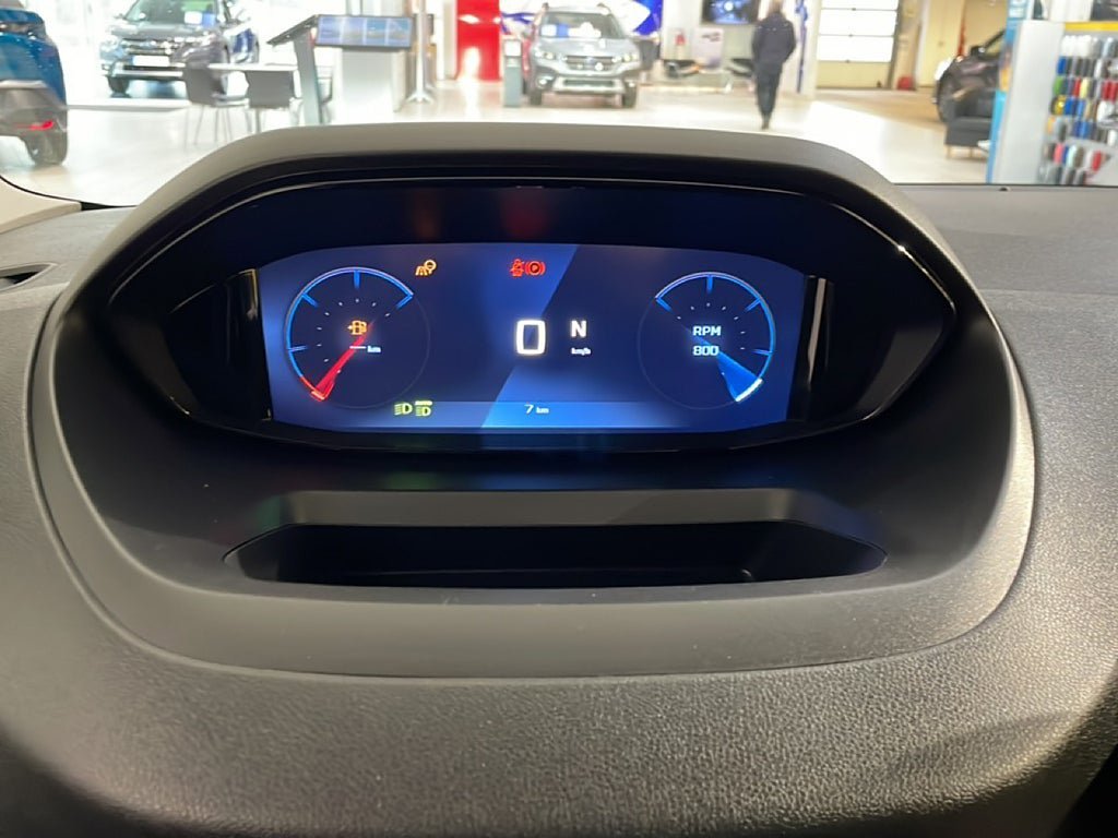 Vehicle Image 9