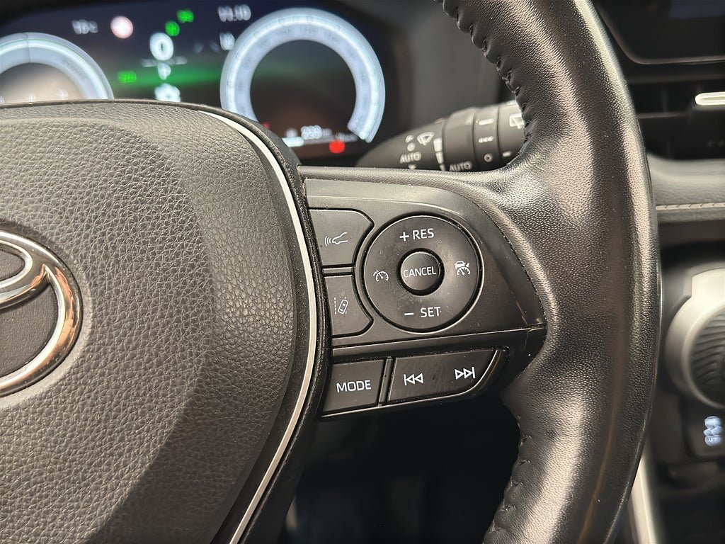 Vehicle Image 16