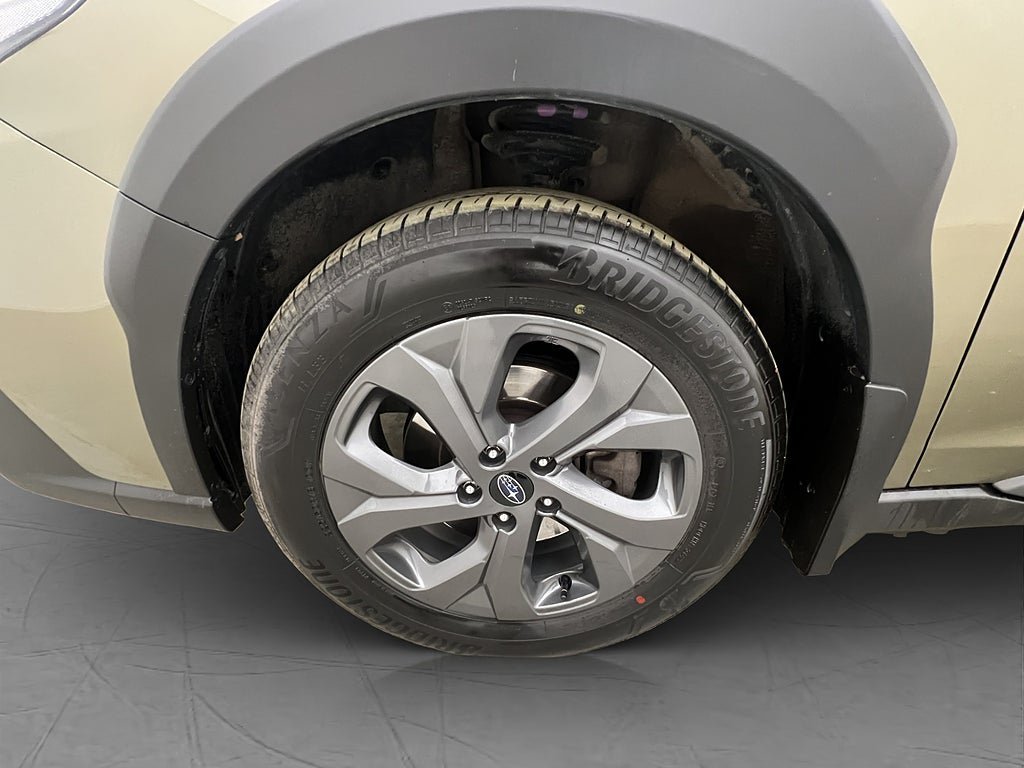 Vehicle Image 25
