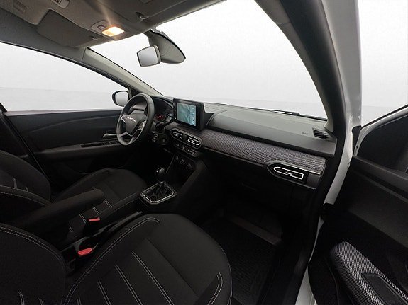 Vehicle Image 24