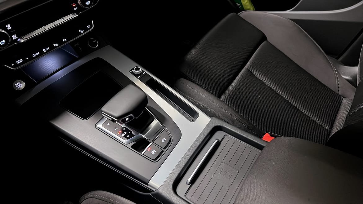 Vehicle Image 15