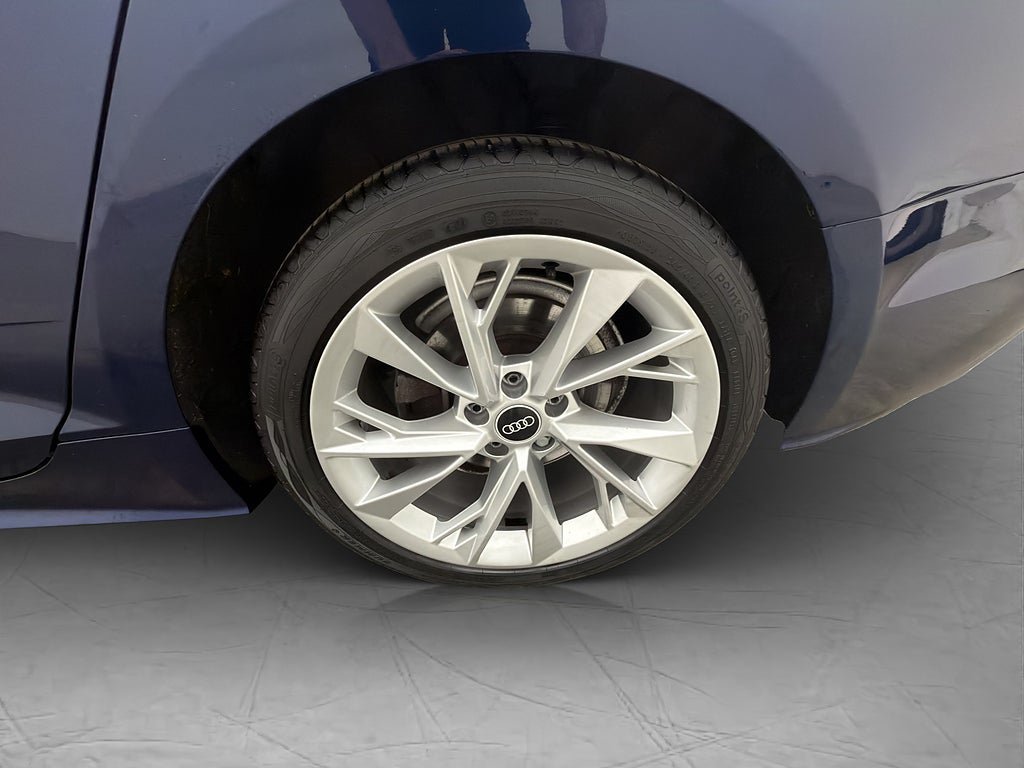 Vehicle Image 32