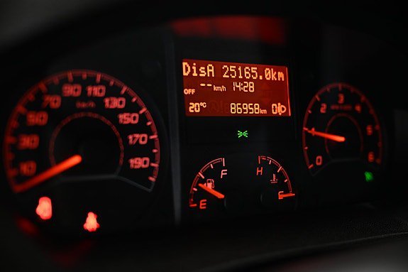 Vehicle Image 28