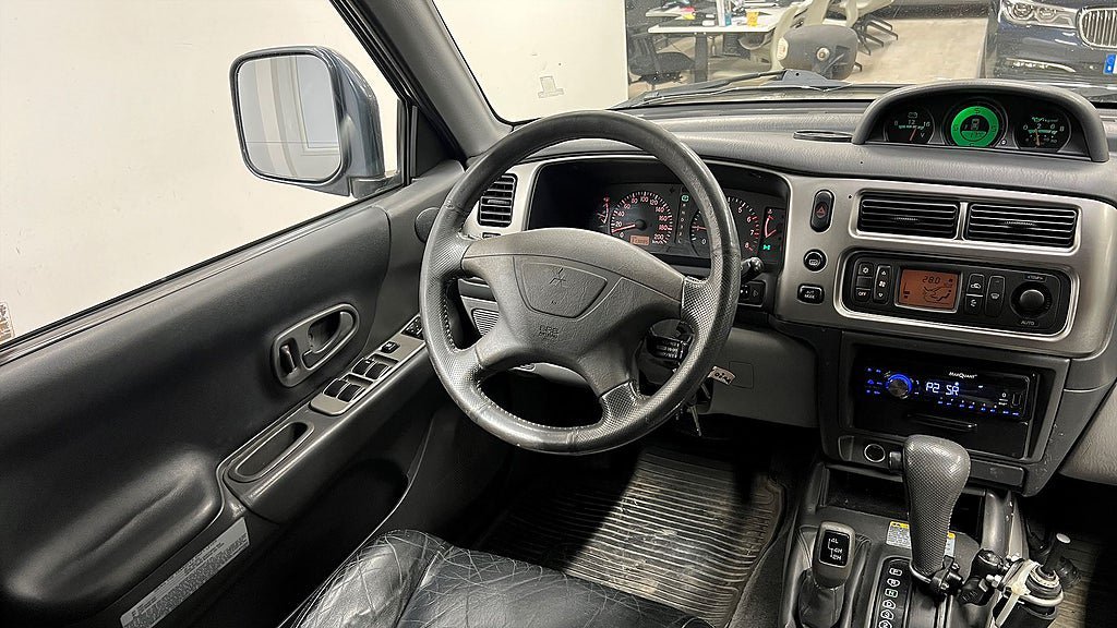 Vehicle Image 14