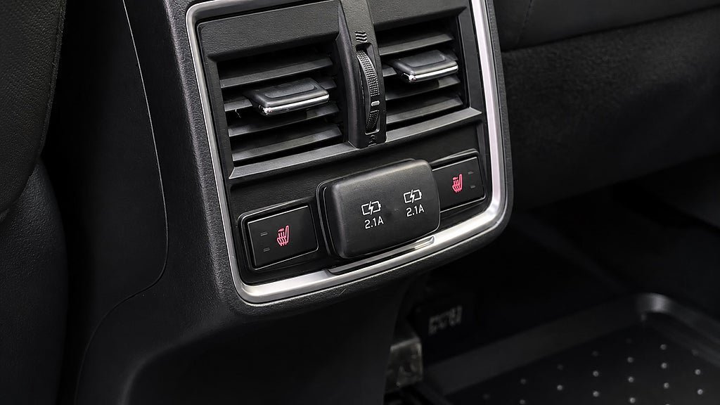 Vehicle Image 24