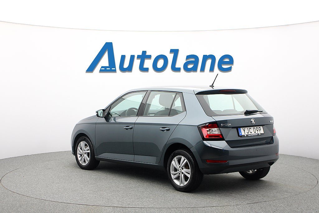 Vehicle Image 6