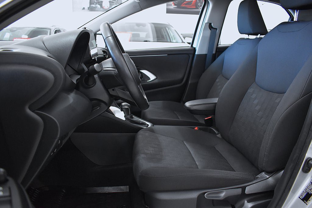 Vehicle Image 8