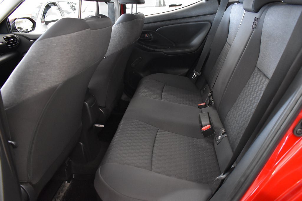Vehicle Image 9