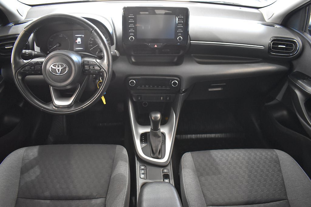 Vehicle Image 6
