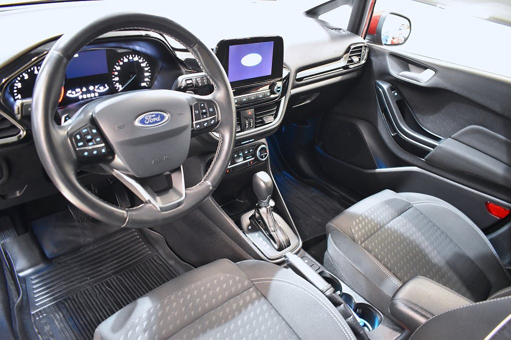Vehicle Image 9