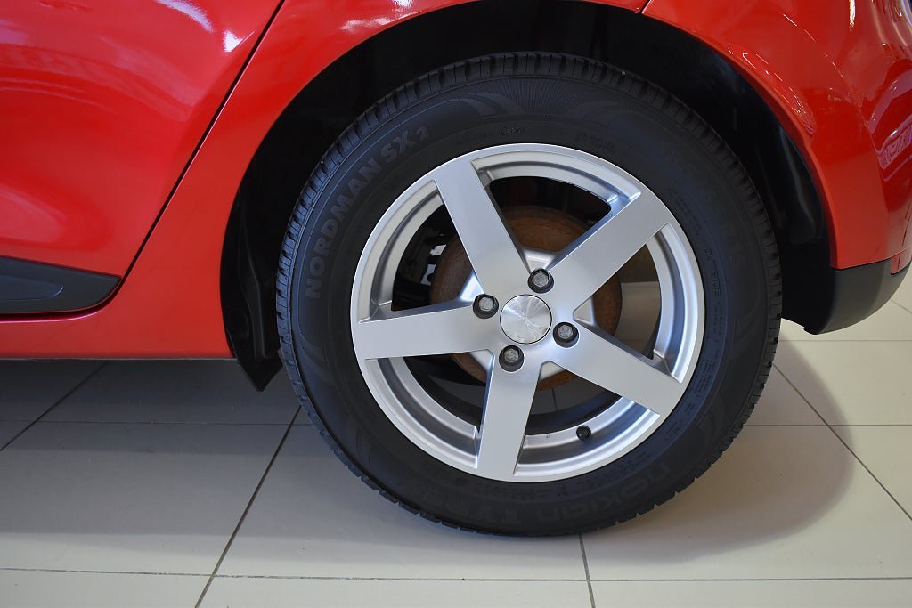 Vehicle Image 15