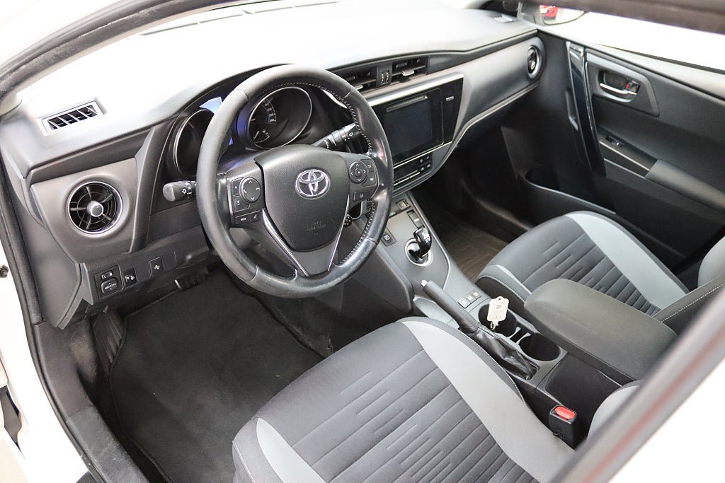 Vehicle Image 10