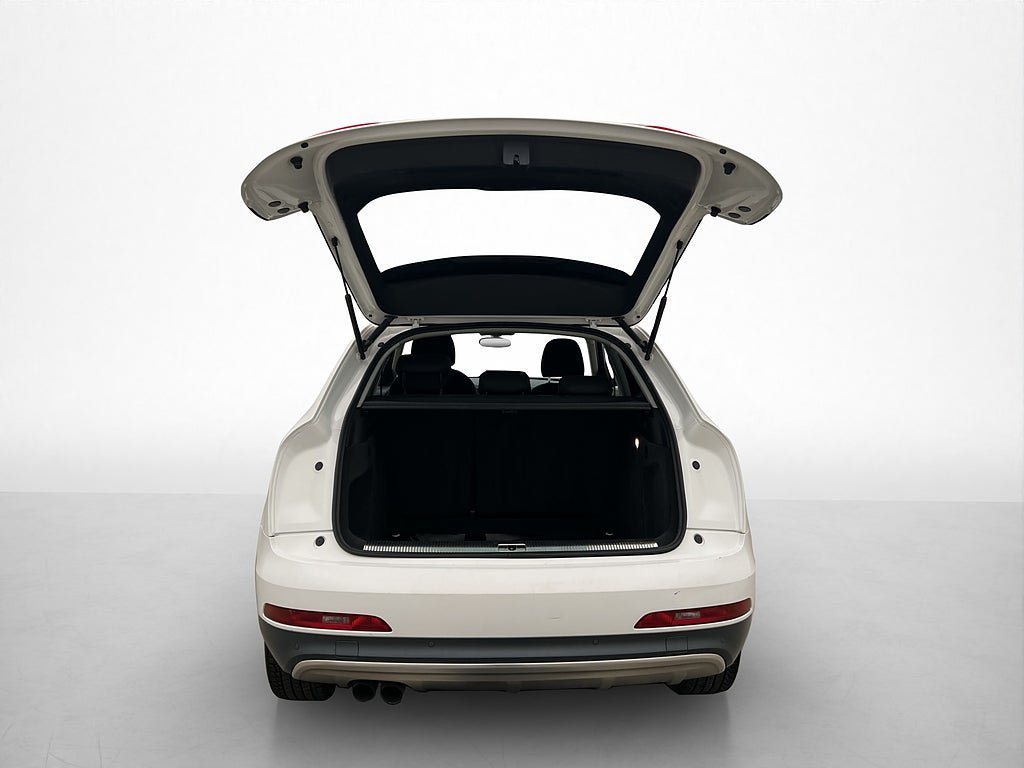 Vehicle Image 16