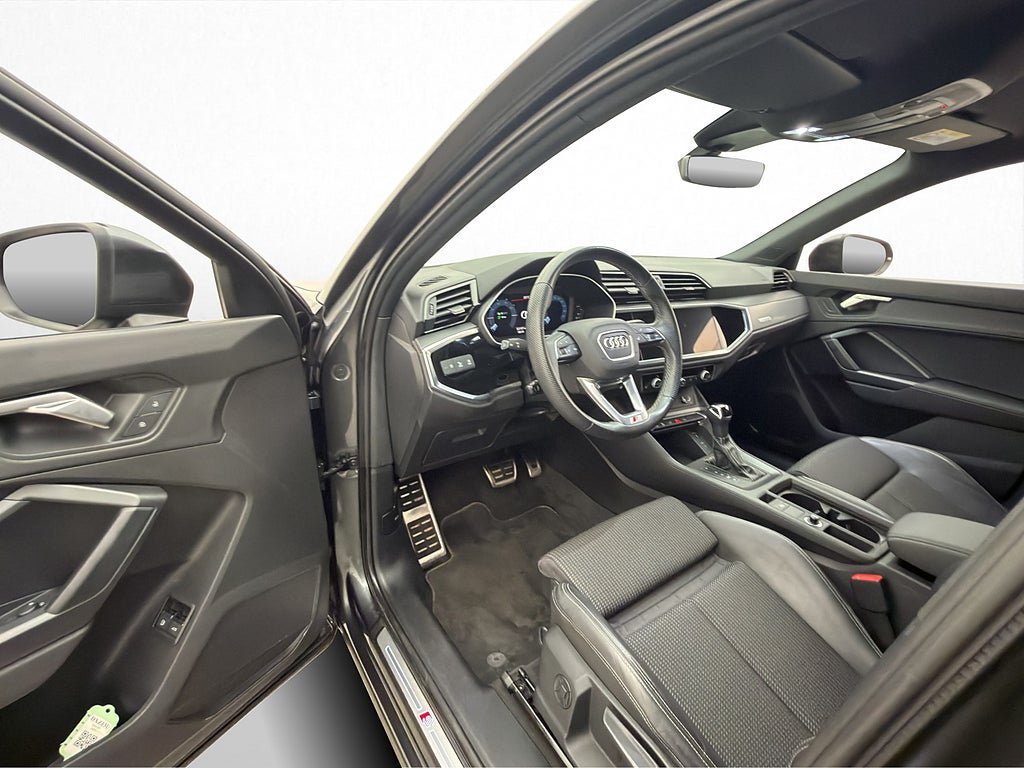 Vehicle Image 32