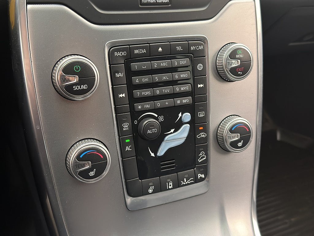 Vehicle Image 28