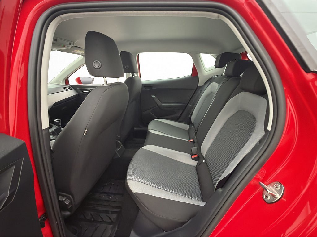 Vehicle Image 25