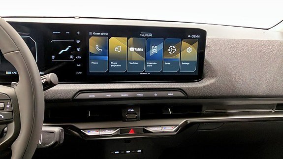 Vehicle Image 11