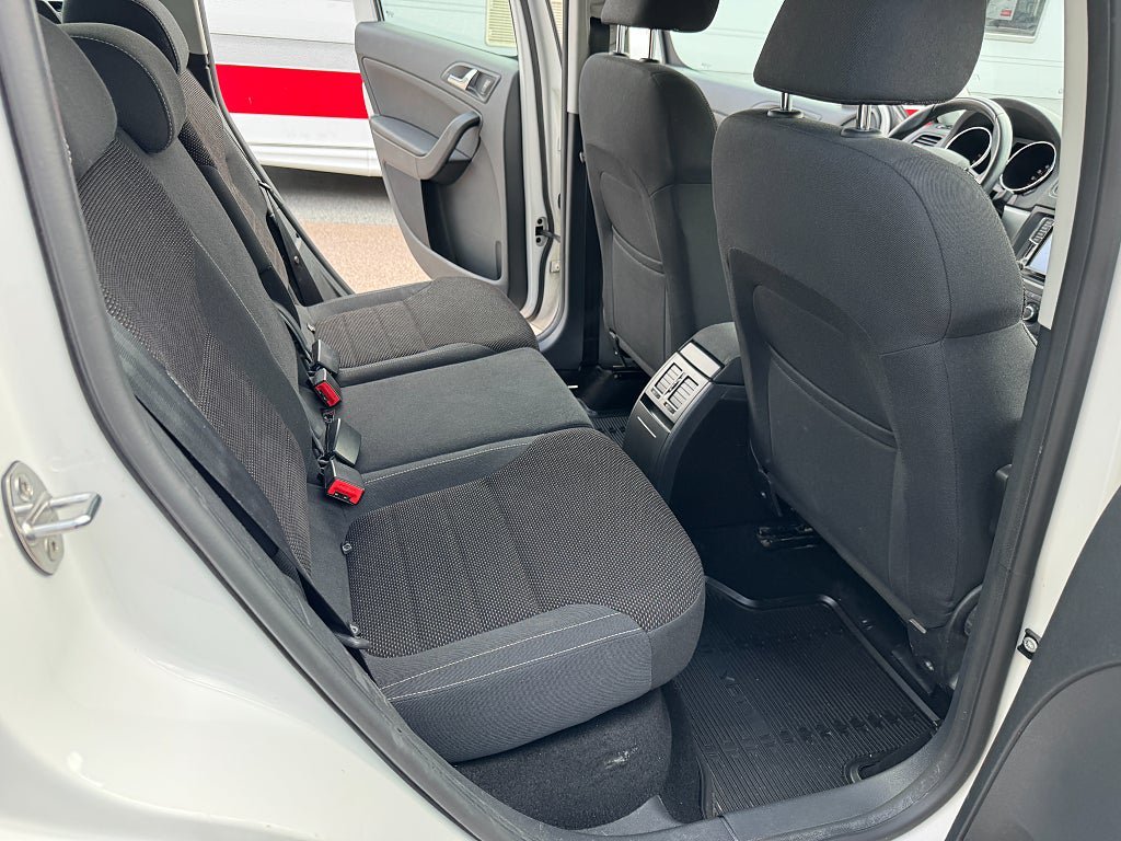 Vehicle Image 15
