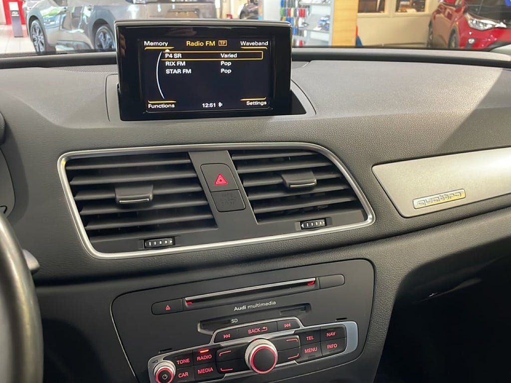 Vehicle Image 11