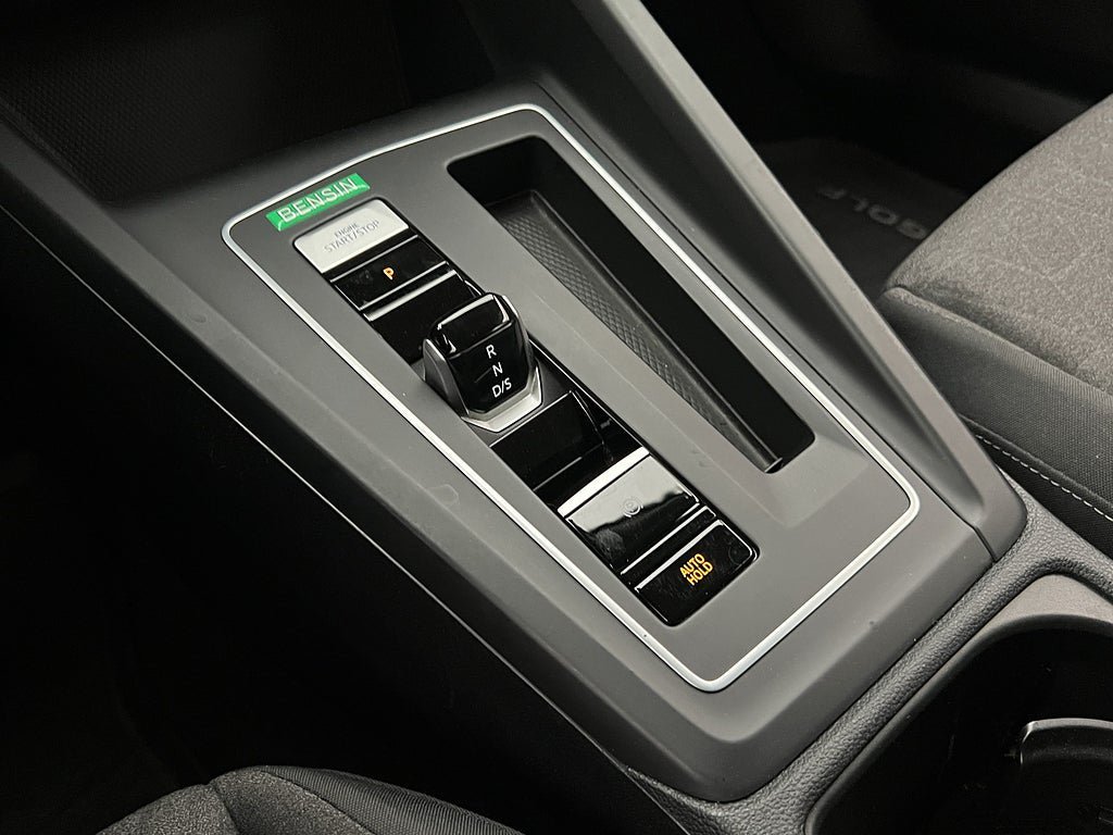 Vehicle Image 28
