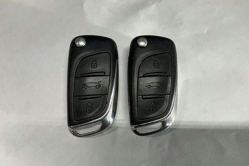 Vehicle Image 12