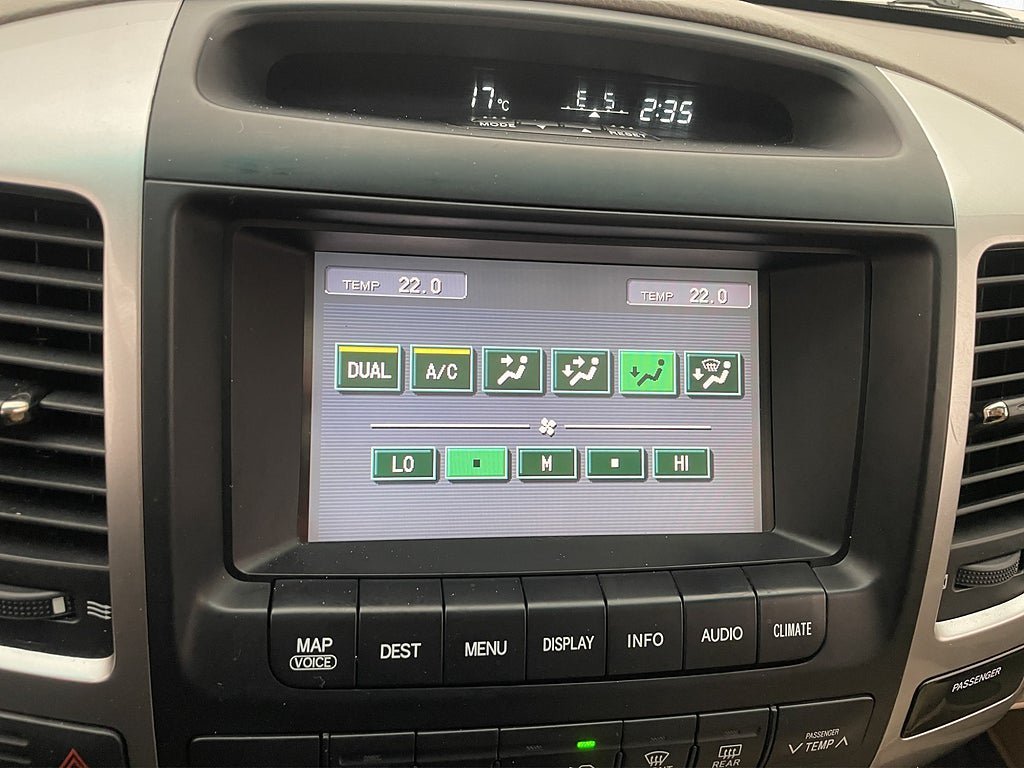 Vehicle Image 24