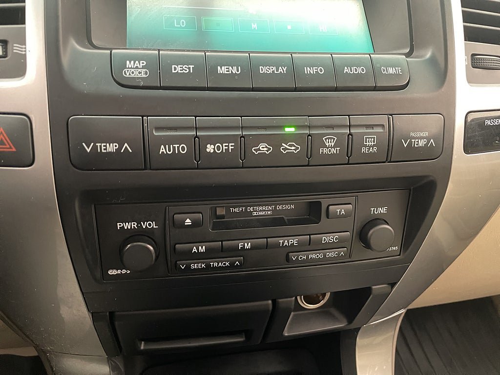 Vehicle Image 25