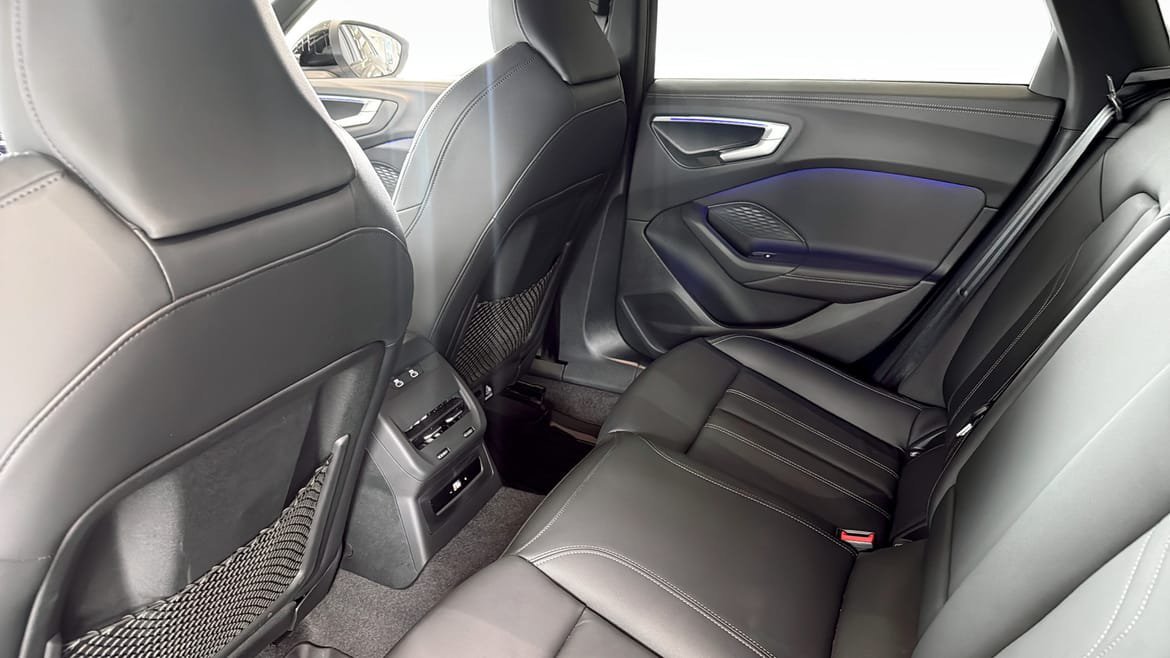 Vehicle Image 11