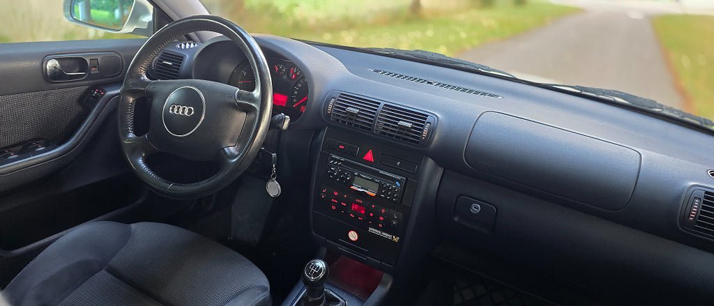 Vehicle Image 9