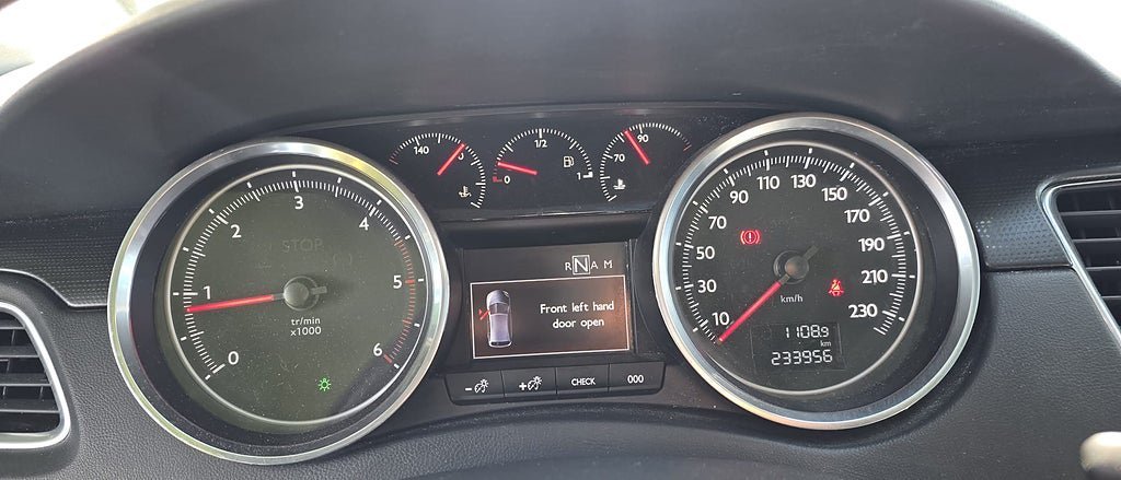 Vehicle Image 23