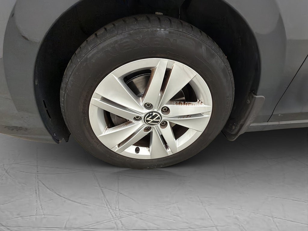 Vehicle Image 32