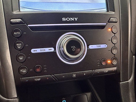 Vehicle Image 24