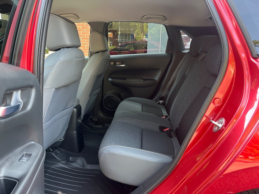 Vehicle Image 8
