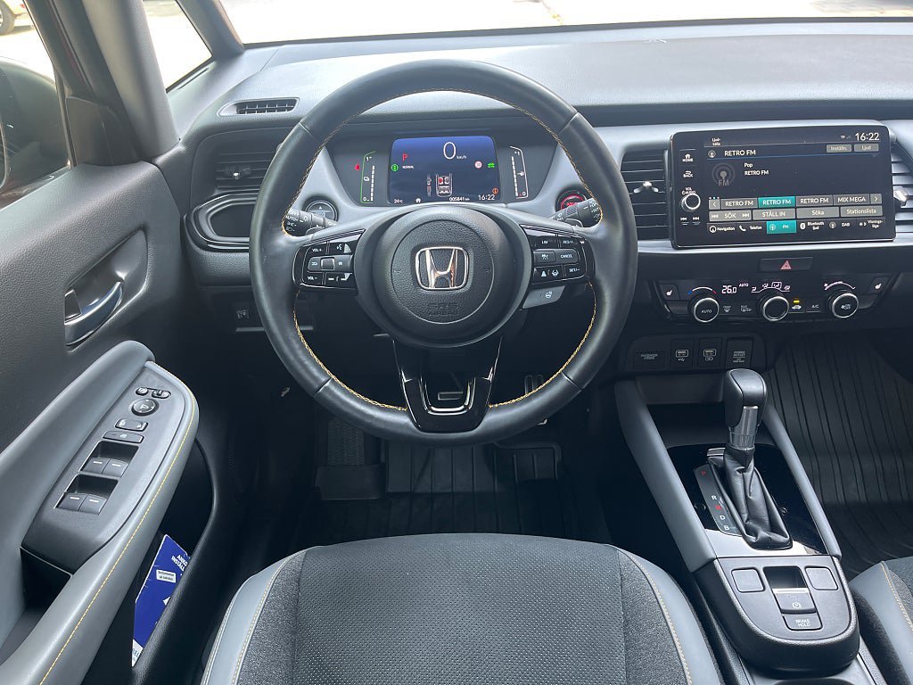 Vehicle Image 11