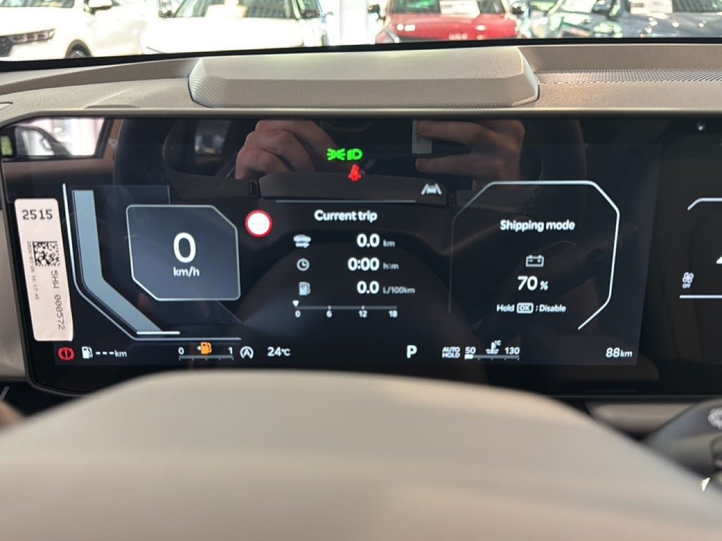 Vehicle Image 10